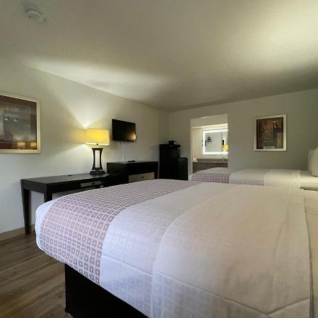 Tricove Inn & Suites Джэксонвиль Экстерьер фото