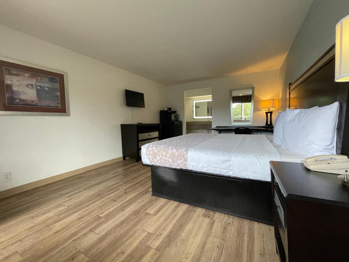 Tricove Inn & Suites Джэксонвиль Экстерьер фото